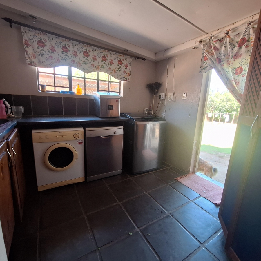 5 Bedroom Property for Sale in Frankfort Free State